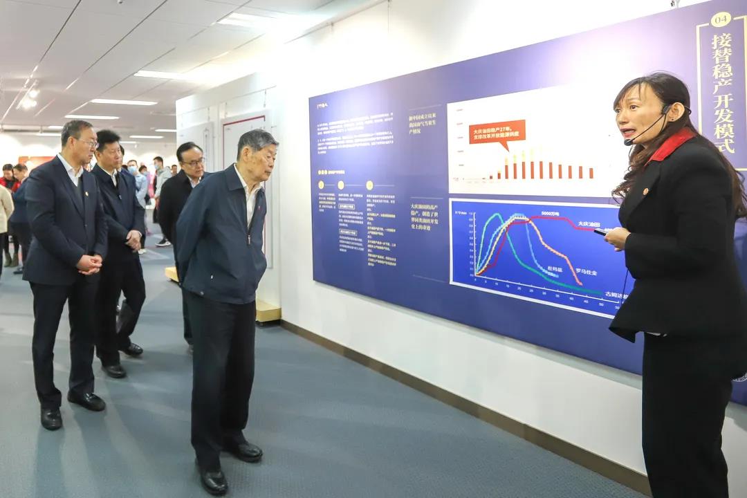 6b2d5c7afef94ed88cbf609a062aa1da.jpg 6b2d5c7afef94ed88cbf609a062aa1da.jpg