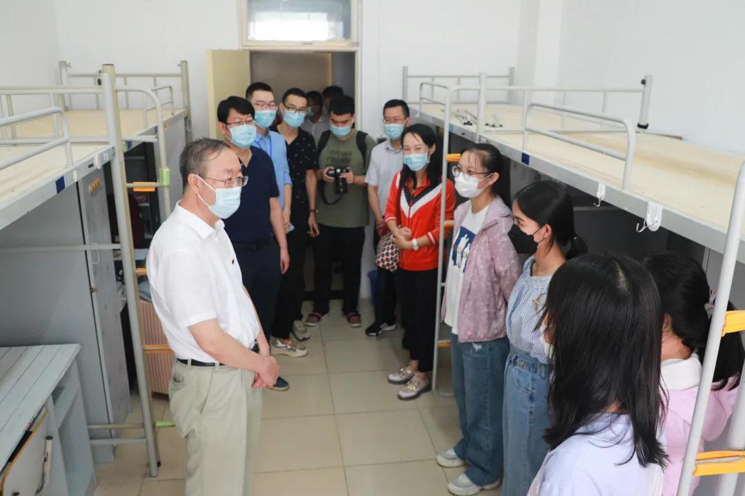 6db0b8f6ea8946d68942da2d2bb79f7c.jpg 6db0b8f6ea8946d68942da2d2bb79f7c.jpg